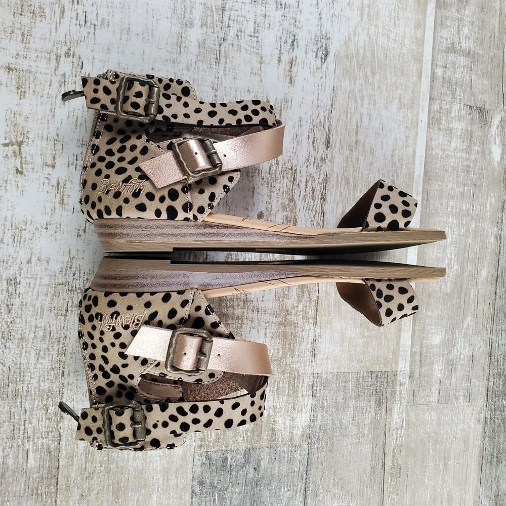 Blowfish Malibu Belia Girls Flat Sandal Sz 4 Tan Leopard Back Zip Ankle Strap